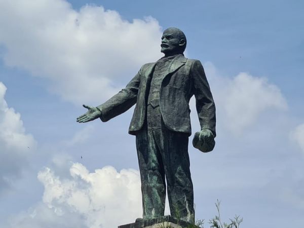 Памятник Ленину в Шахтах в этом году не отремонтируют