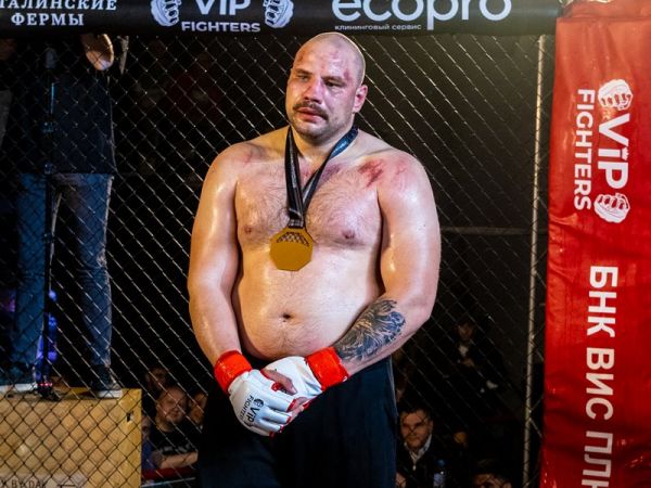 Боец из Шахт победил волгоградского спортсмена в кулачном бою